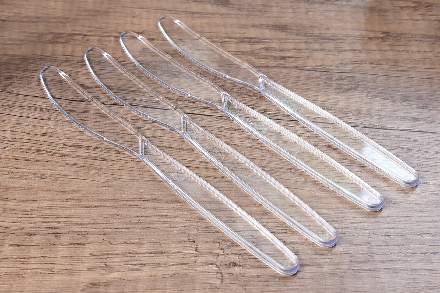 PSTVITA Plastic Knives Heavy Duty, Clear Disposable Party Supply, Pack of 80